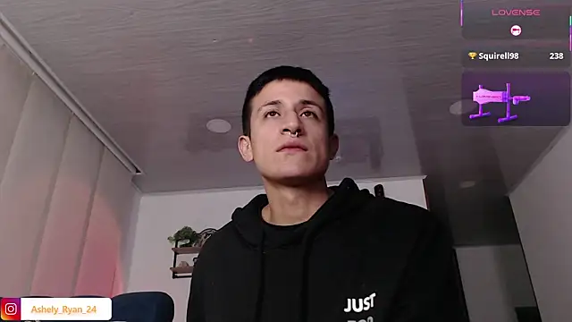 ashely_ryan24 webcam