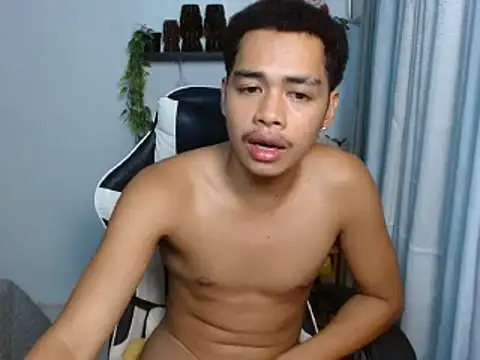 curlyasian_njxx webcam