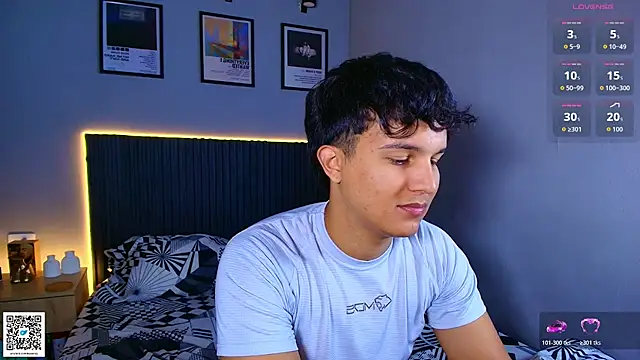 Leo_Savage_ webcam