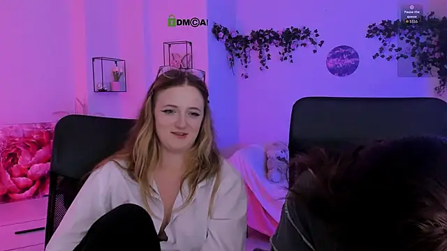 liana_kisses webcam