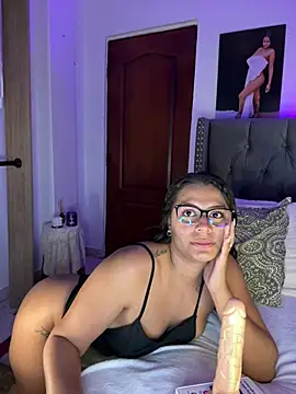ema_zoe webcam