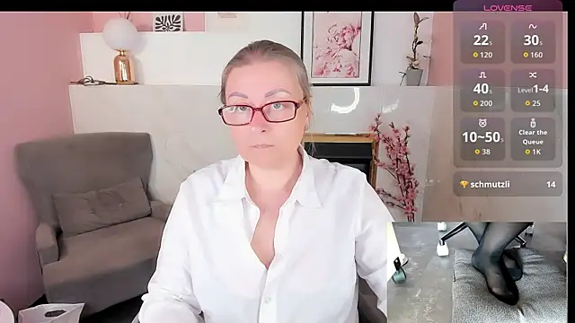 Alexandra_Kind webcam