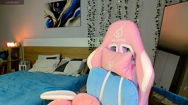 Maya_Campbell webcam