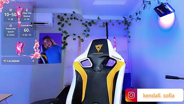Sophiaa_doll_ webcam