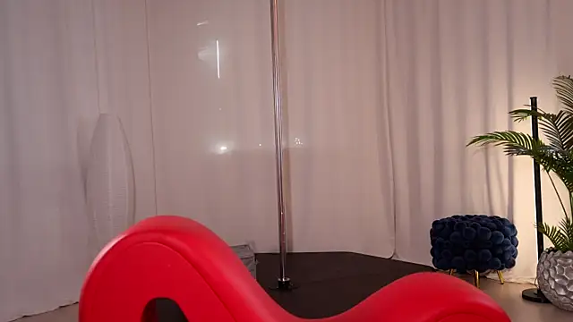 kittycaitlin - KittyCaitlin's free webcam - UK Sex Cams