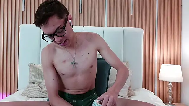 Daniel_Sterling webcam