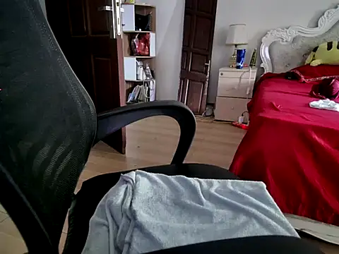 Makemypussysquirt-tsunami webcam