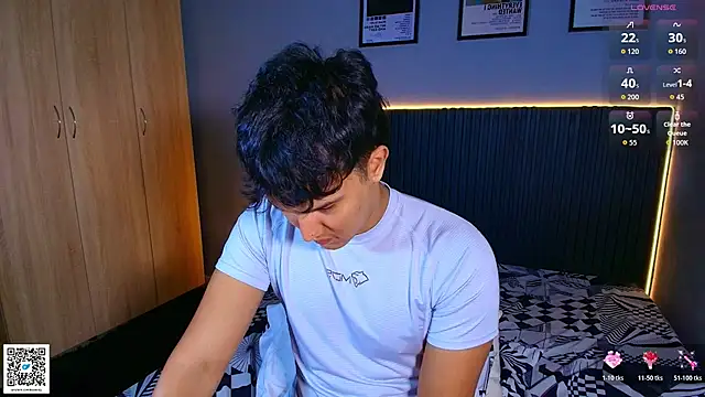 Leo_Savage_ webcam