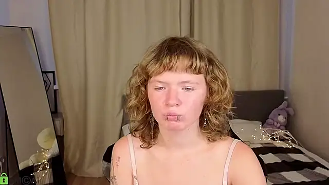 VioletDesiree webcam