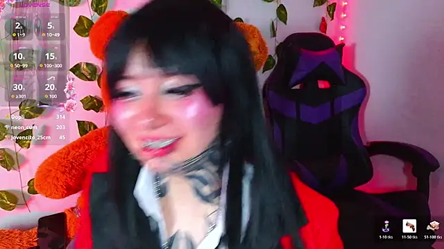 LucyChabs_ webcam