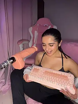 Emily-14 webcam