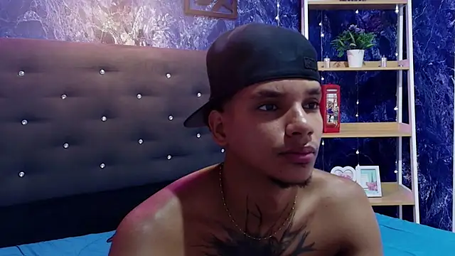 kai_storm77 live cam on StripChat