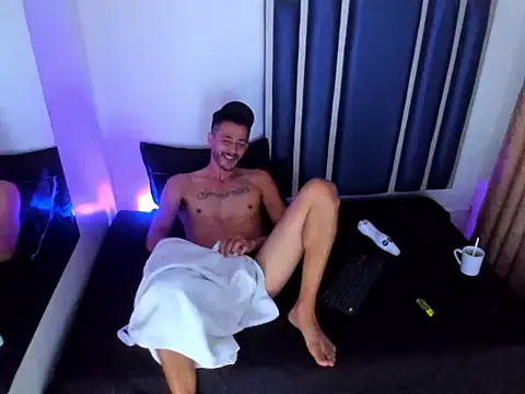 Damiam_23 webcam