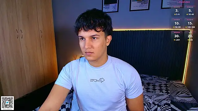 Leo_Savage_ webcam
