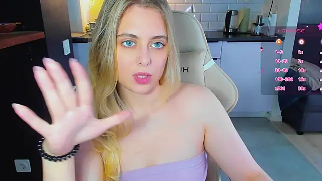 blonde_kellyy webcam