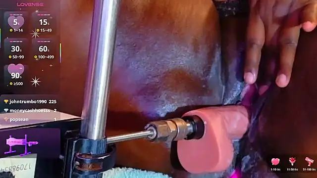 ebony_NeighborMoans webcam