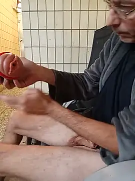besterjunge45 - BesterJunge45's free webcam - UK Sex Cams