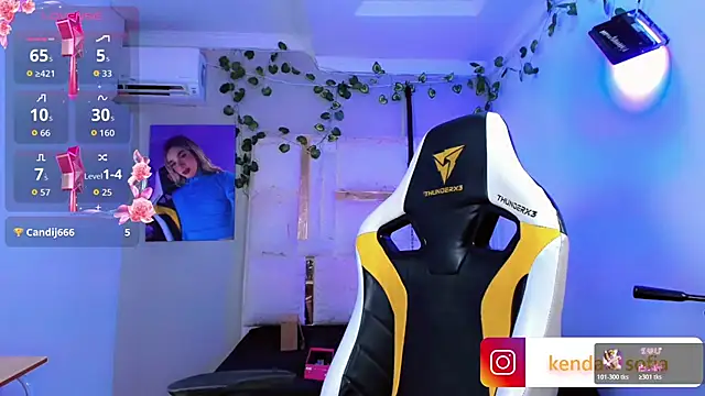 Sophiaa_doll_ webcam
