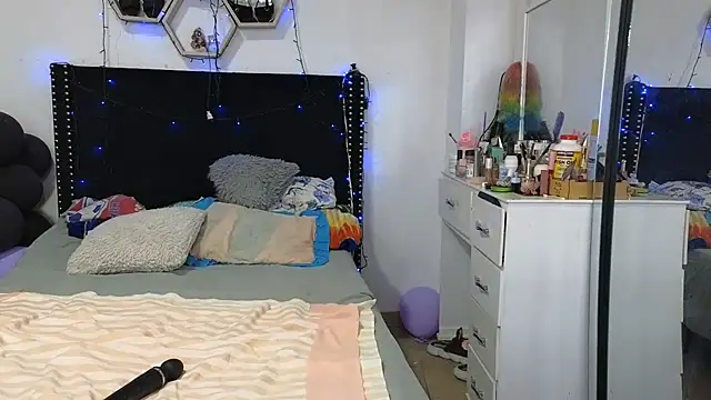 charlotte_077 live cam on StripChat