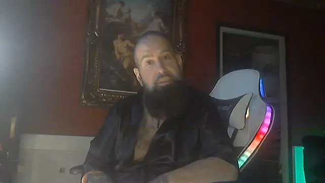 maseurbeardedpig live cam on StripChat
