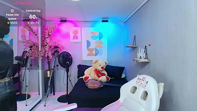 Maggy_t18 live cam on StripChat