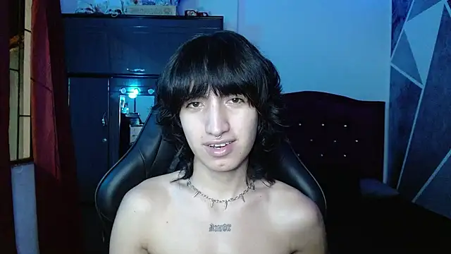 littlextreme live cam on StripChat