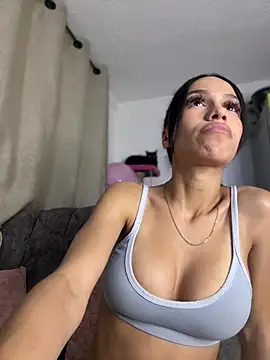 Miaa_love6969 webcam