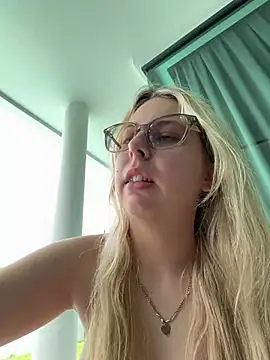 Livewithlucy webcam