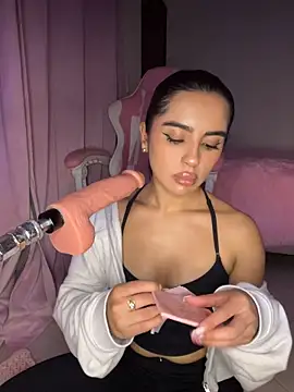 Emily-14 webcam