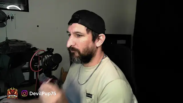DevilPup75_ webcam