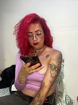 RoxanneStorm_ webcam