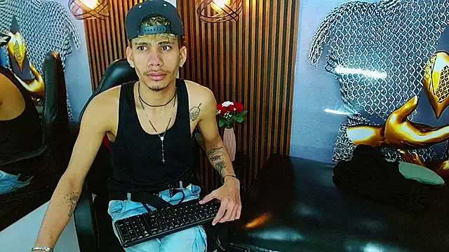 Skinny_cute_Alyer webcam