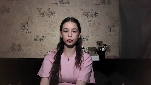 ElinoreHuxman webcam