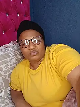 JUICYLIPS333 webcam