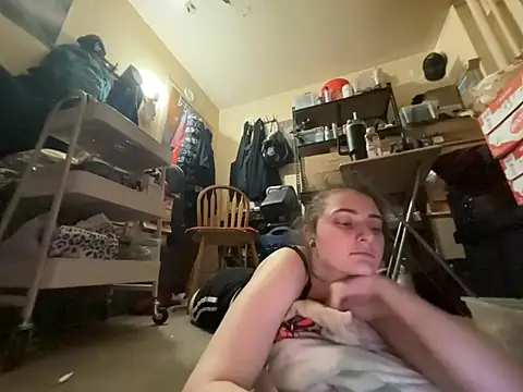 Snowbunnycake_131 webcam
