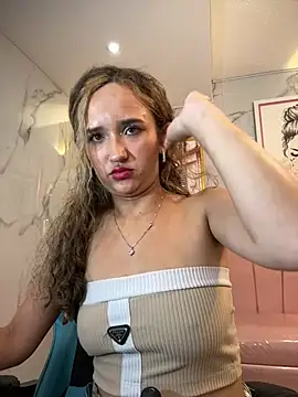 bella_vibess_s webcam