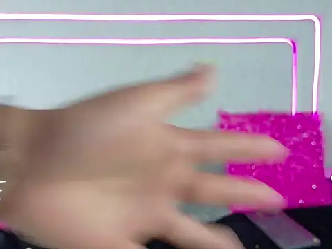 Annitarogers_ webcam