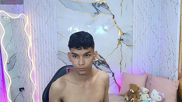 ANGELIC_TAY webcam