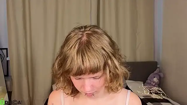 VioletDesiree webcam