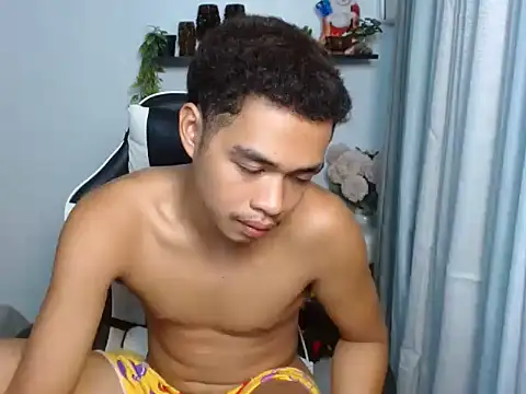 curlyasian_njxx webcam
