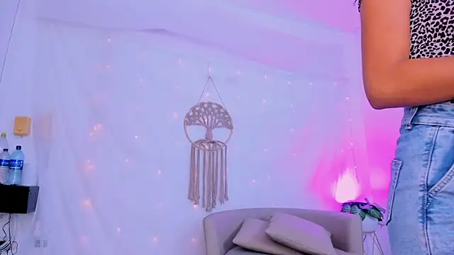 Ginni_charlotte webcam