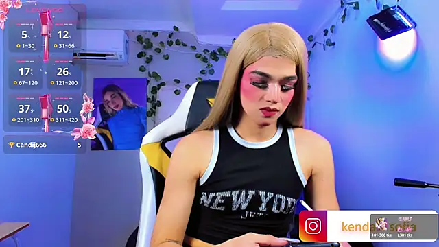 Sophiaa_doll_ webcam