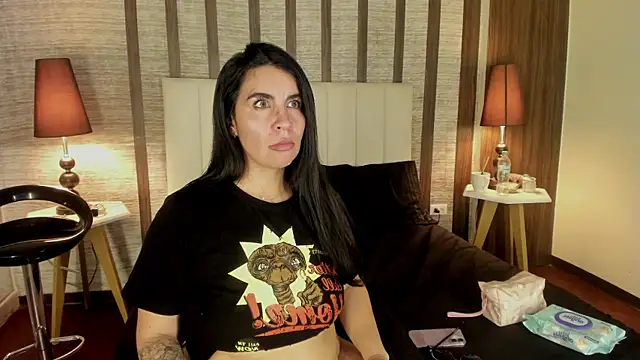 Hannah_Cross webcam