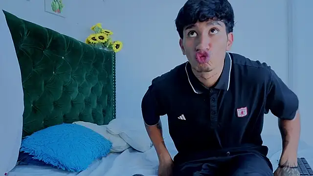 Zayn_Moretti webcam