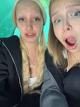 Elfi_InPublic