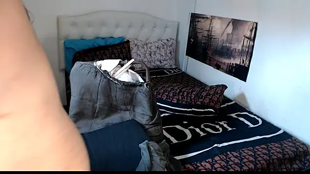 NinaDOM4CUM webcam