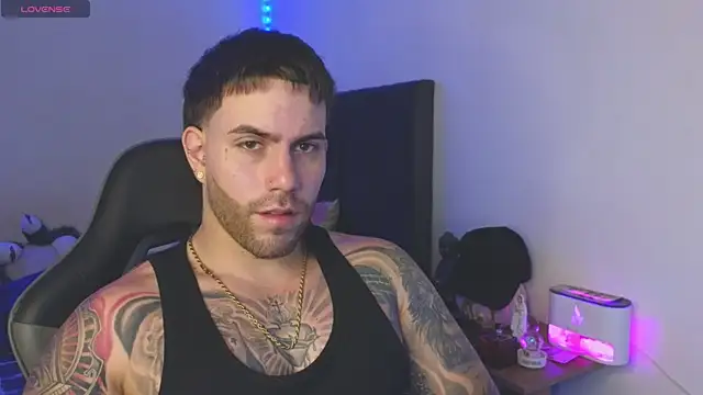 Ades_Lowe webcam