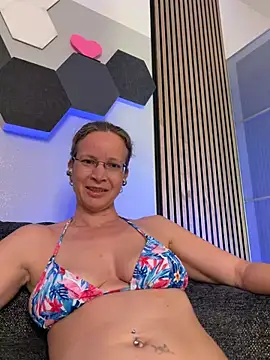 AnnikaRose live cam