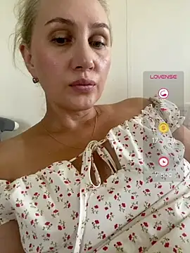 YourBlondee