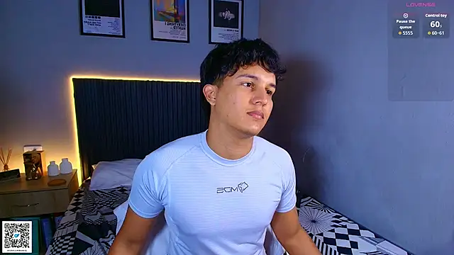Leo_Savage_ webcam